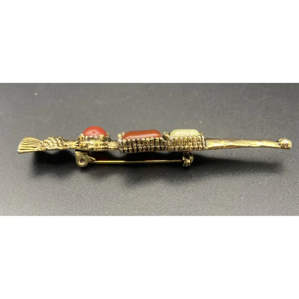 Vintage Scottish Style Thistle Dirk Kilt Pin Brooch Gold Tone Faux Agate 3" - Picture 4 of 7
